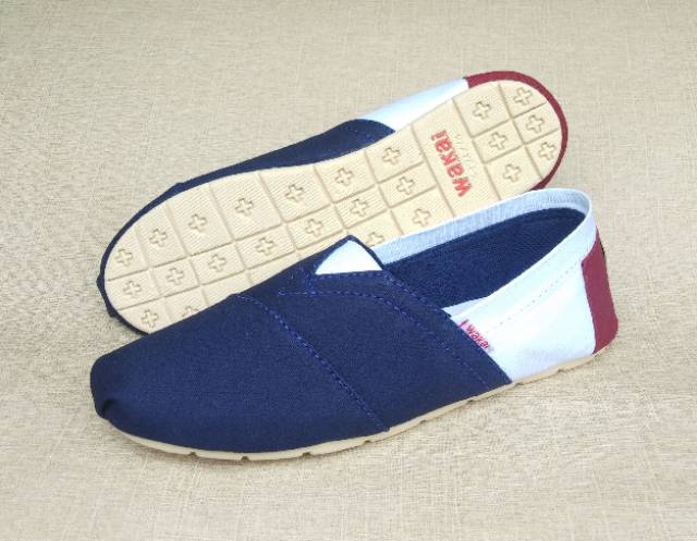 Sepatu wakei slip on murah. Sepatu santai. Sepatu pria. Sepatu wanita