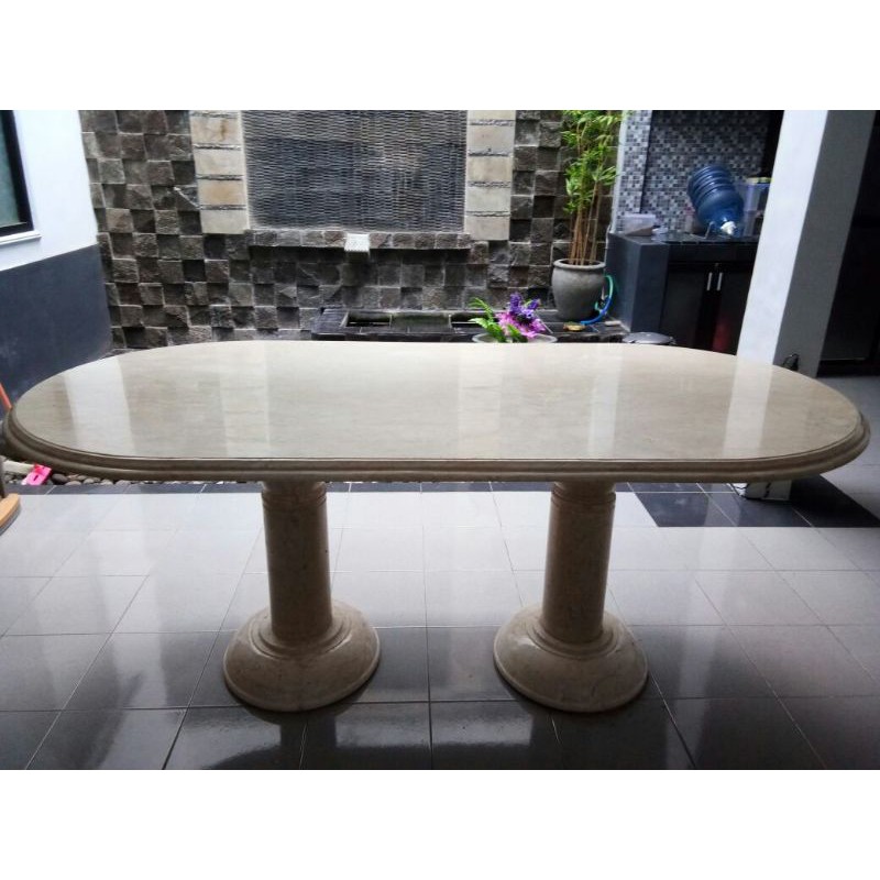 Meja Makan Marmer Model Oval