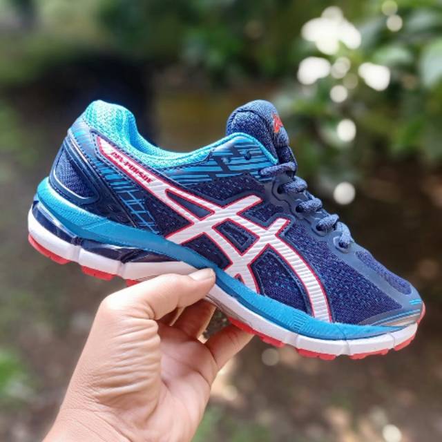 asics trendy