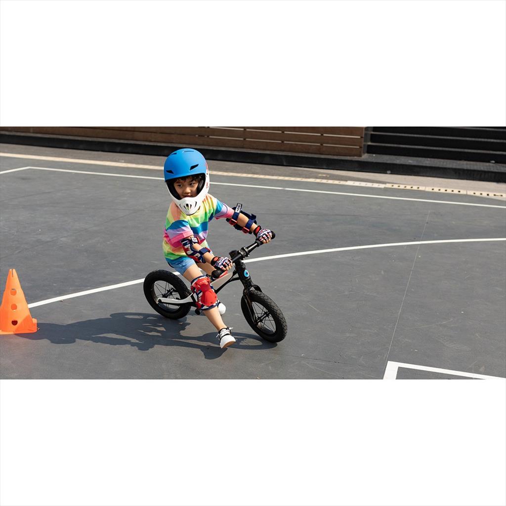 Micro Balance Bike 126774 Deluxe Pro Black Dlx Sepeda Anak