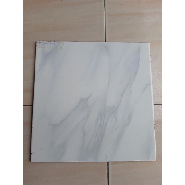 keramik putih motif kekinian 40x40