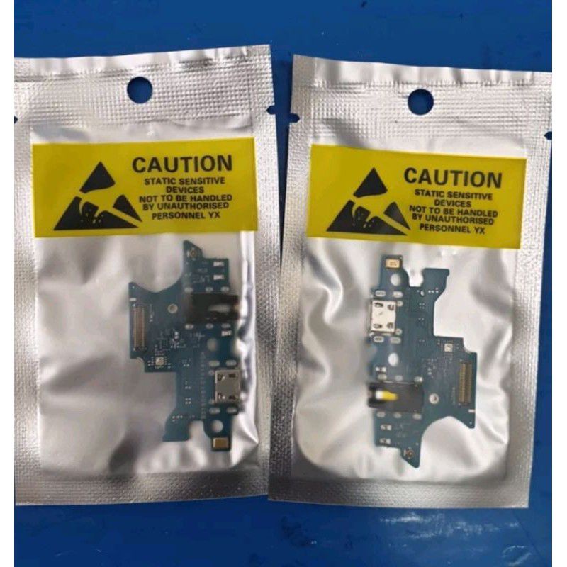 FLEXIBLE CAS KONEKTOR CHARGER SAMSUNG A750/A7 2018  ORIGINAL