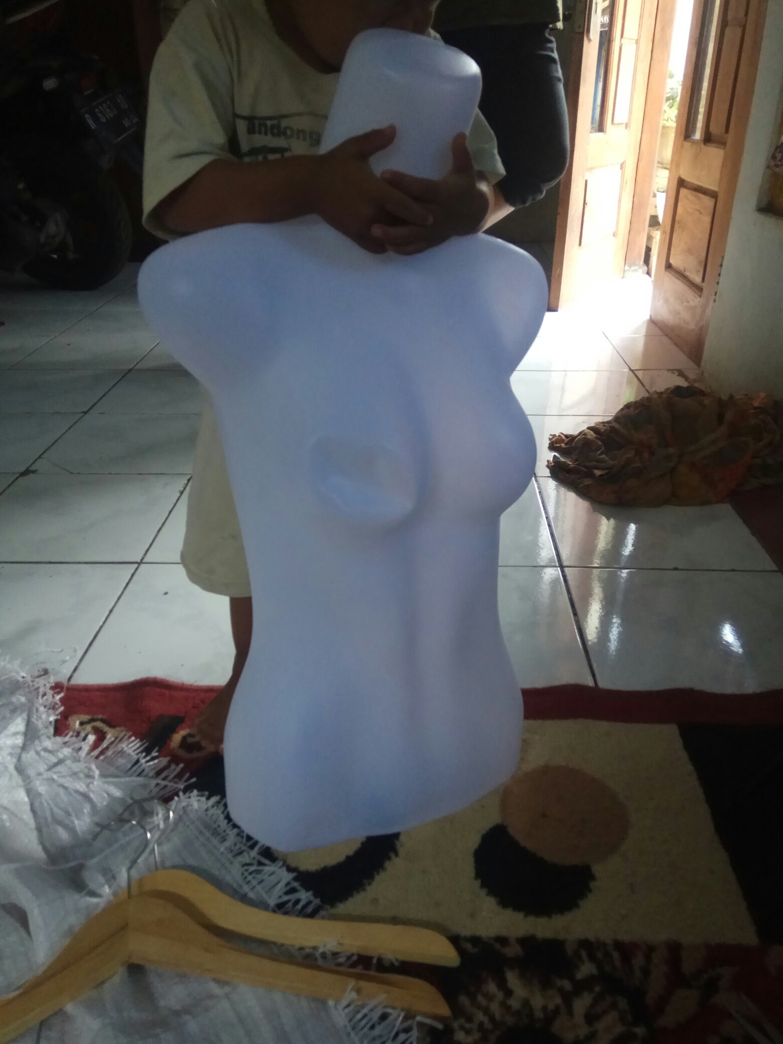 Hanger Kayu Tanpa Palang ( Per Pcs )