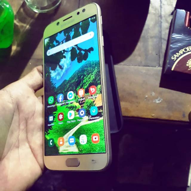 Jual Samsung J7 Pro Second, normal mulus, ori, Hp dan cas, doshbok hilang