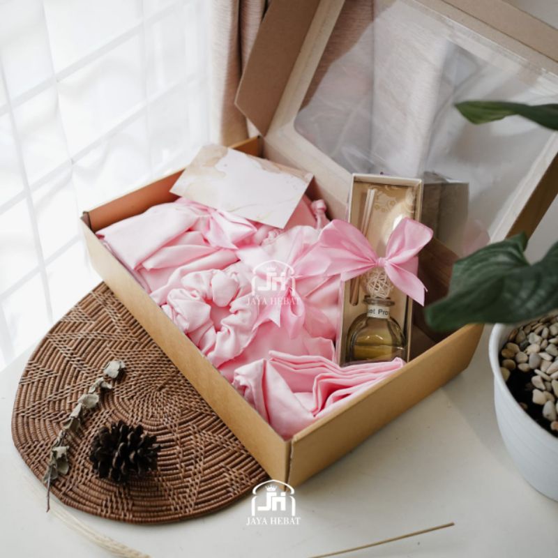 HAMPERS PIYAMA SET DEWASA / WEDDING GIFT / KADO ULANG TAHUN PIYAMA / KADO PACAR / KADO WISUDA