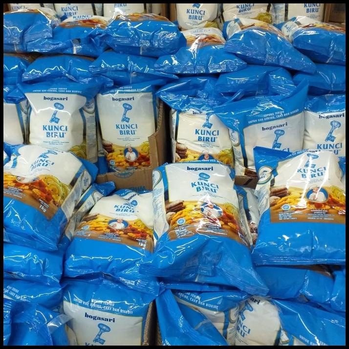 

Tepung Terigu Kunci Biru 1 Dus (Via Gojek)