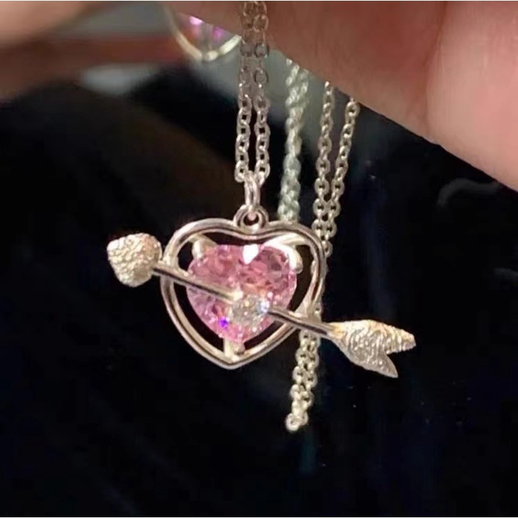 Kalung Rantai Klavikula Hias Liontin Hati Panah Warna Pink Untuk Perempuan