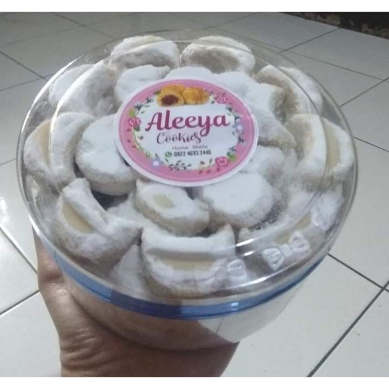 

Putri salju lembut lumer aneka kue kering