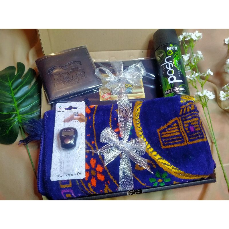 

NEW HAMPERS COWOK,KADO ULANG TAHUN PRIA, PERLENGKAPAN SHOLAT COWO, GIFT BOX PERLENGKAPAN SHOLAT