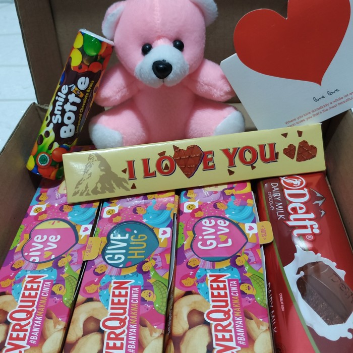 

KIRIMKADO.id- hampers kado box BIG HUG silver queen tobleron delfi BONeka valentine .