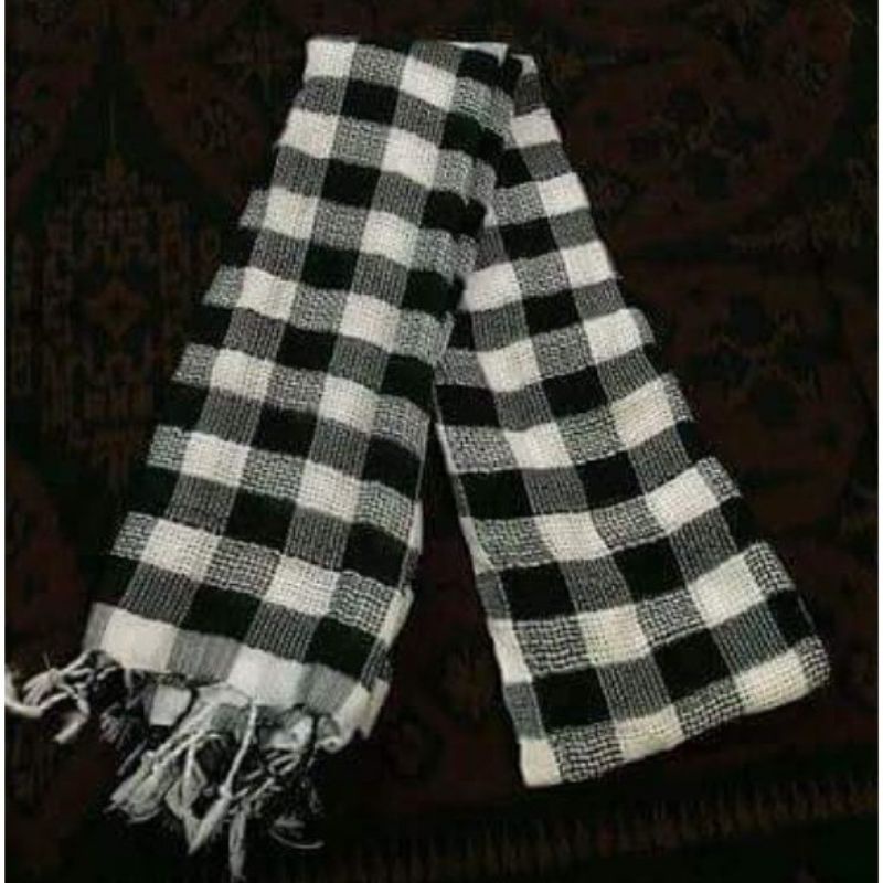 SLENDANG PRIA / SLENDANG KOTAK / SLENDANG RAJUT BALI-Hitam putih rajut
