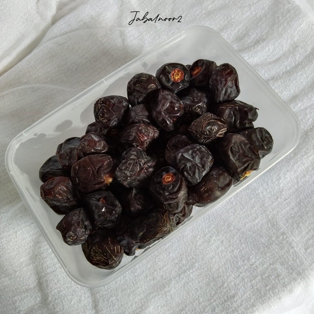 

Kurma Ajwa 100% Original