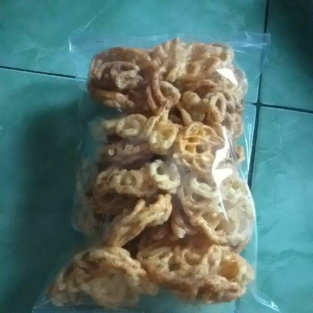 

Kerupuk pedas dan kerupuk seblak