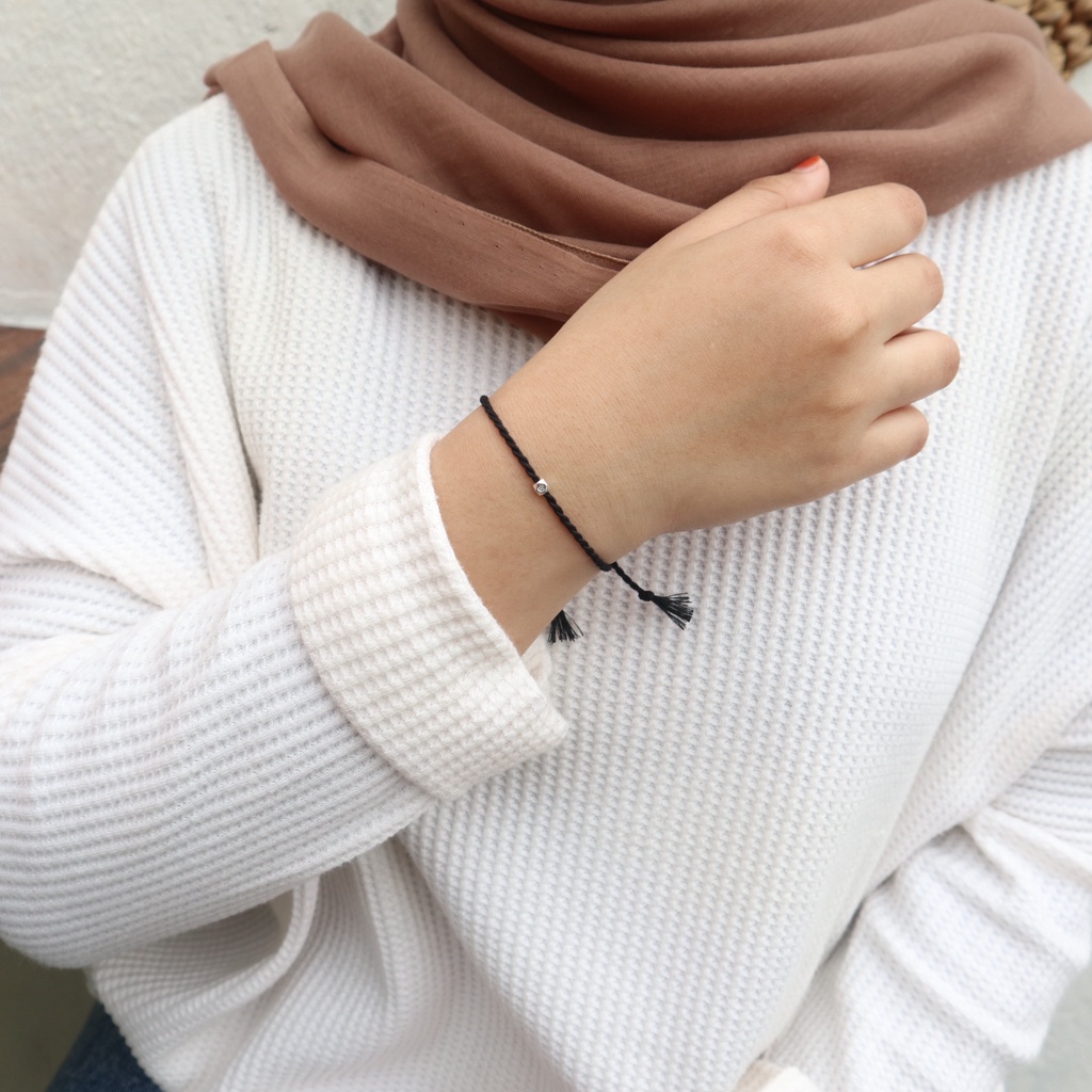 Twist Bracelet Gelang Tali Hitam Manik Stainlees Still