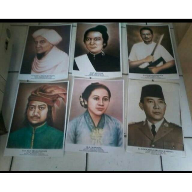 

poster pahlawan ,presiden,pancasila uk A4