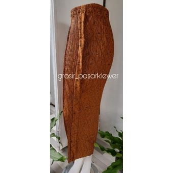 rok Jarik plisket wiron batik sidomukti (Pakem)