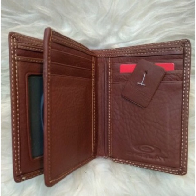 DOMPET KULIT LIPAT BUKU 3 RUANG‼️ dompet berkulitas dari anton hilmanto. dompet kulit lipat dua buku vertikal. dompet 14 slot penyimpanan kartu. dompet model dimensi 3 ruang #dompet #dompetlipat #dompetpria #dompetkulit #dompetcowok #dompetkeren