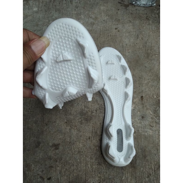 SolSepatuBolaSpull12