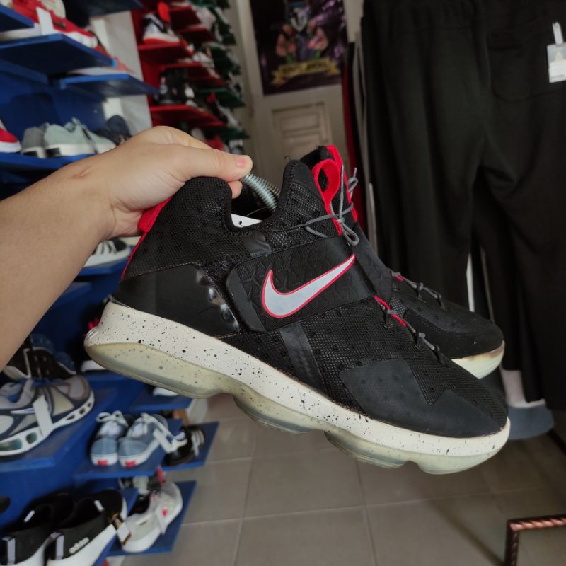nike lebron size 14