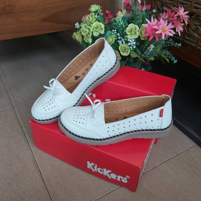 

SK White