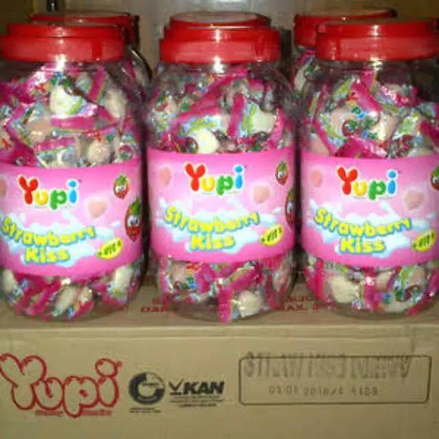 PERMEN YUPI STRAWBERRY KISS JAR / TOPLES - ISI 125-130PCS exp 2024