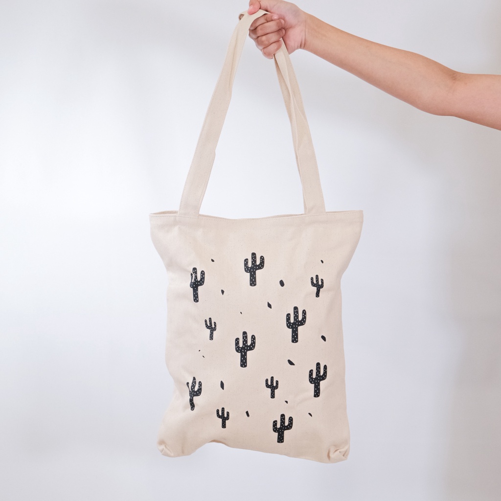 Tote Bag Kanvas Resleting dengan Desain Aesthetic Cactus - Gaya yang Menyenangkan dalam Warna Broken White