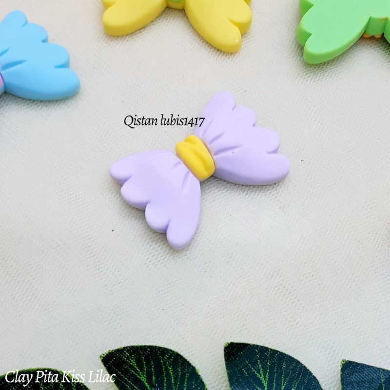 Clay Pita Kiss
