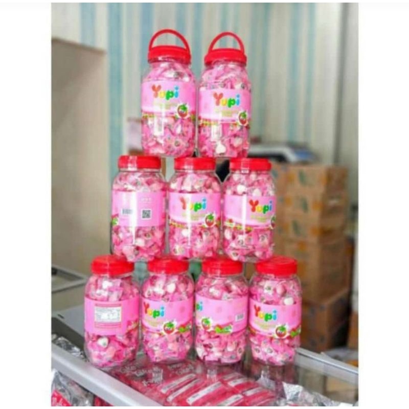 

Permen yupi strawberry kiss 330gr 1 toples