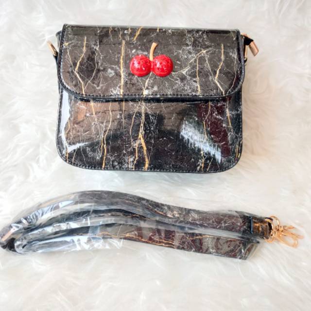 Tas Selempang MARBLE CHERRY Uk.22cm