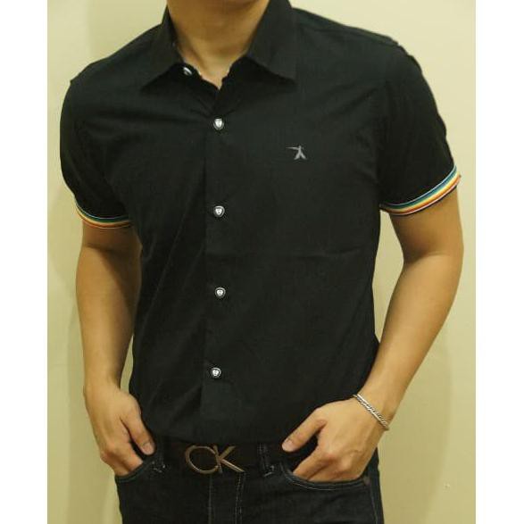 Terhemat Kemeja Slim Fit Pria Lengan Pendek - Warna Hitam