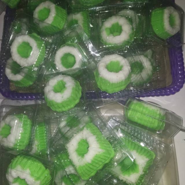 

Kue putu ayu pandan enak gurih