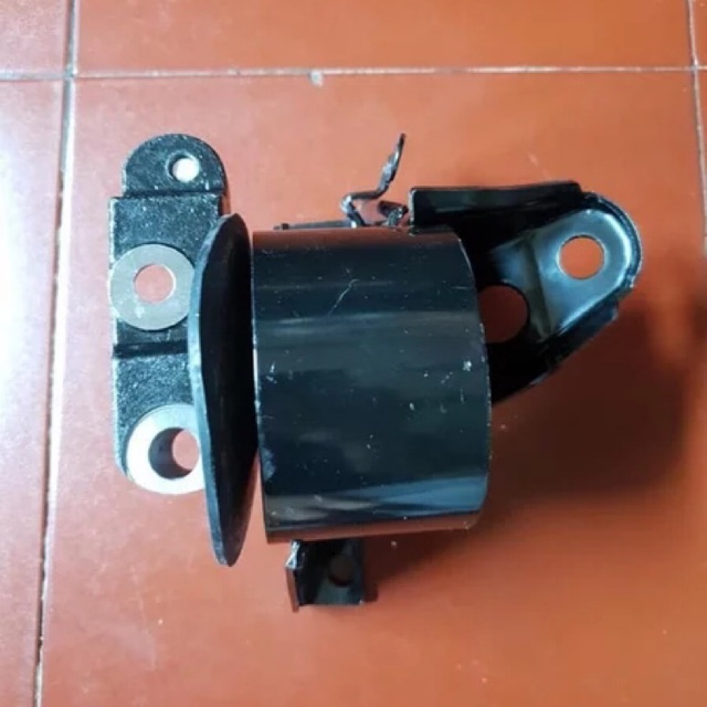 Engine mounting kanan Nissan Serena C24