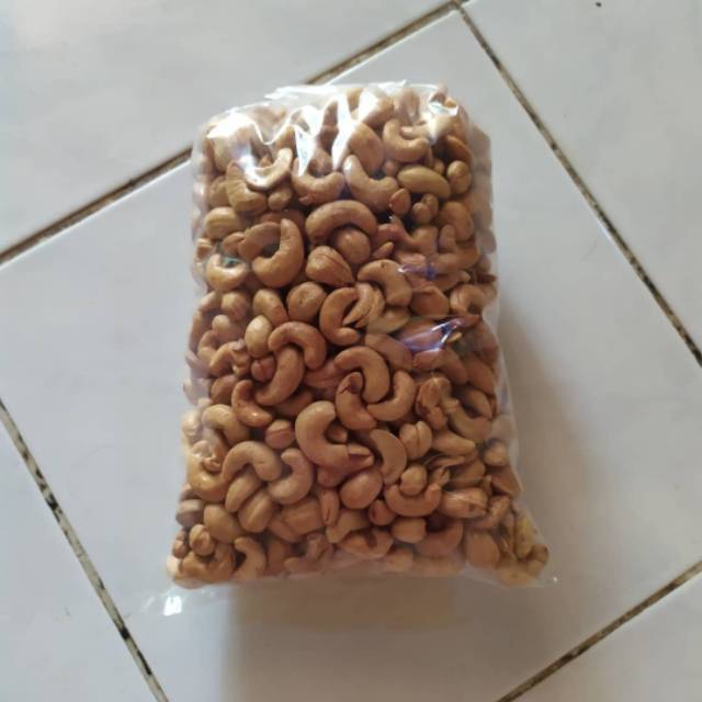 

Kacang Mete Wonogiri Mateng 1 KG