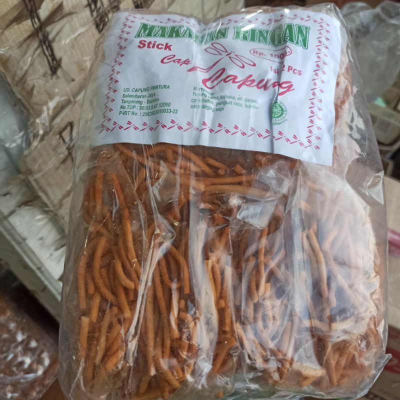 

Kerupuk Stick Stik Pedas CAPUNG Cemilan Tradisional Isi 12