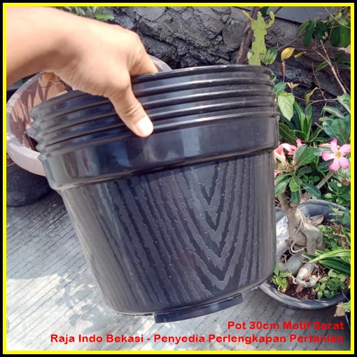 TEBAL Pot Bunga 30cm Hitam Motif Serat Kayu Pot Tanaman Hias 30 Cm OK Grosir Toko Tanaman OK