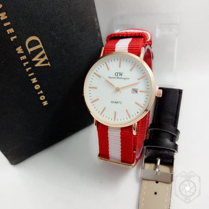 

D.W KANVAS TANGGAL PAKET KULIT RED WHITE COVER WHITE (BLACK)