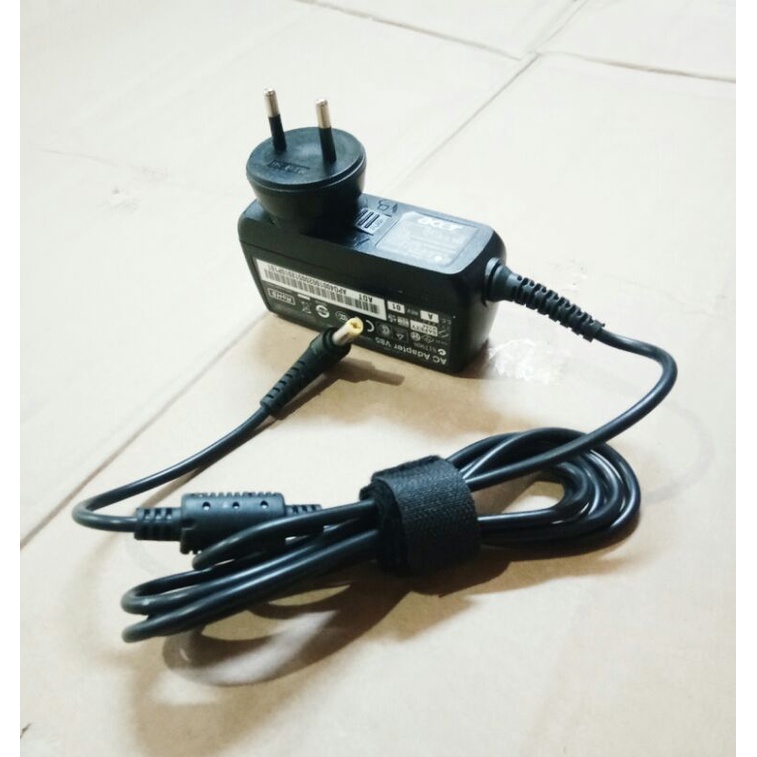 adapter merk Acer 19vdc - 2,15amp