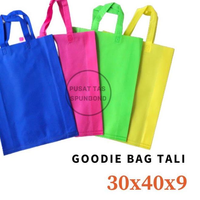 

☇ Tas Spunbond 30x40x9 - 1 Lusin | Goodiebag Spunbond ۩