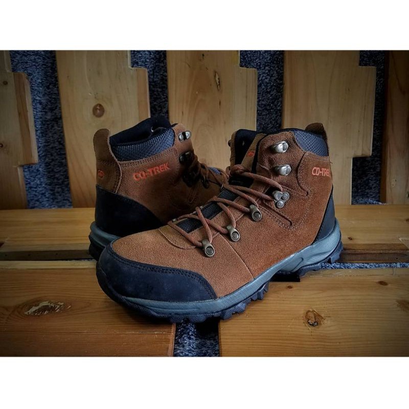 sepatu CoTrek python