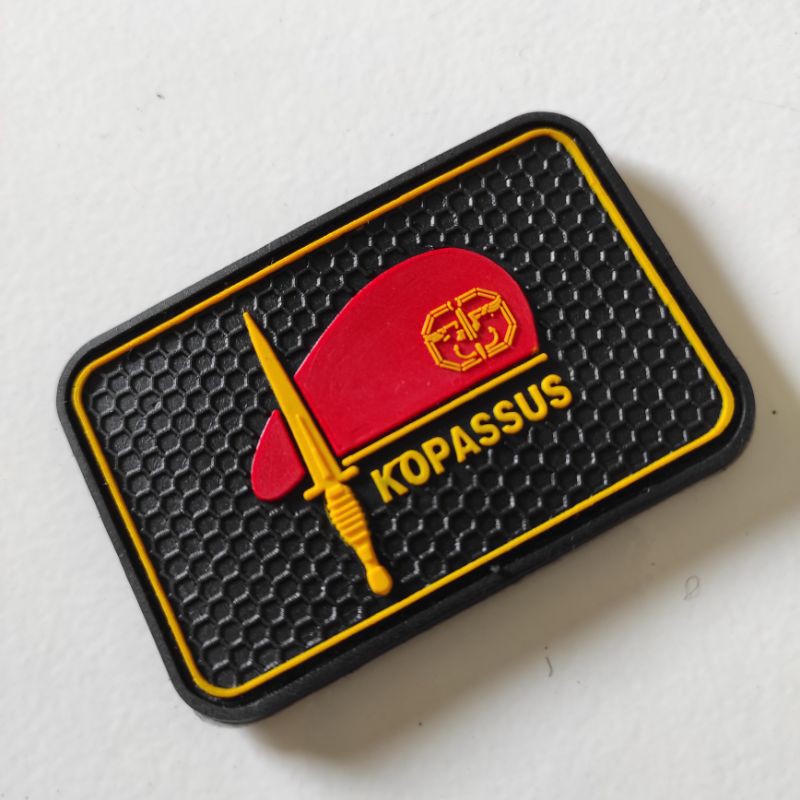 PATCH RUBBER LOGO KOPASSUS BARET MERAH/TEMPELAN EMBLEM KARET VELCRO TNI