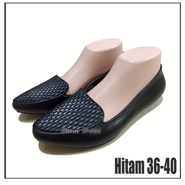 Collin 36-40 Hitam / Sepatu Flat Balet Wanita / Sepatu Kerja Kuliah / Sepatu Jelly Karet