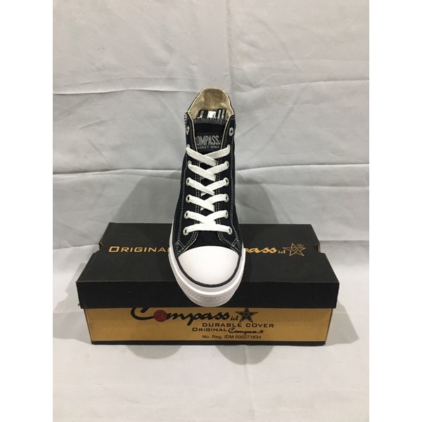 Sepatu sekolah HC COMPASS 056 HITAM PUTIH
