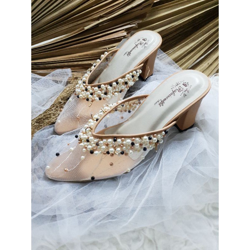 sepatu johana wanita cantik warna camel.sepatu.wedding