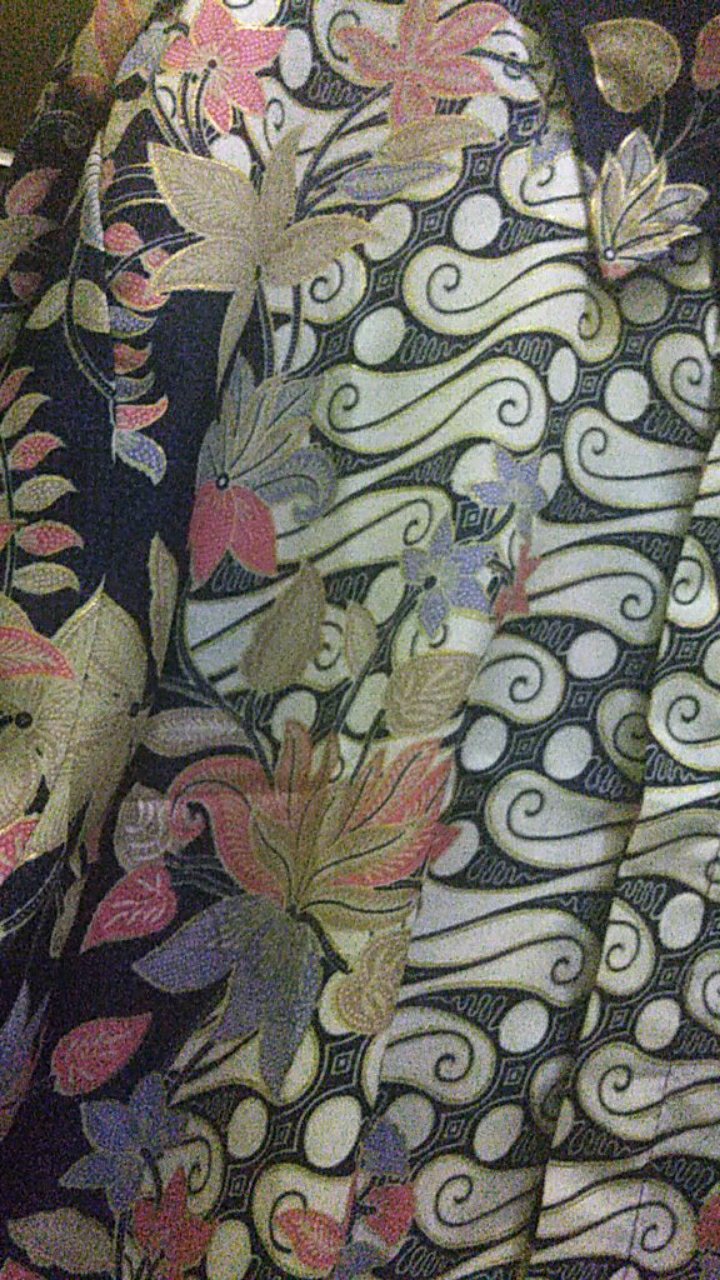 Lembayung.id / Kemeja Batik Lengan Pendek Bougenvile