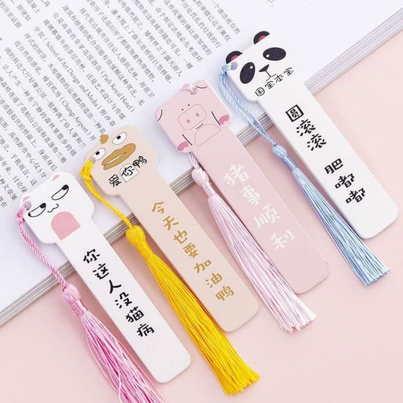 

Pembatas buku /book mark penggaris motif animals