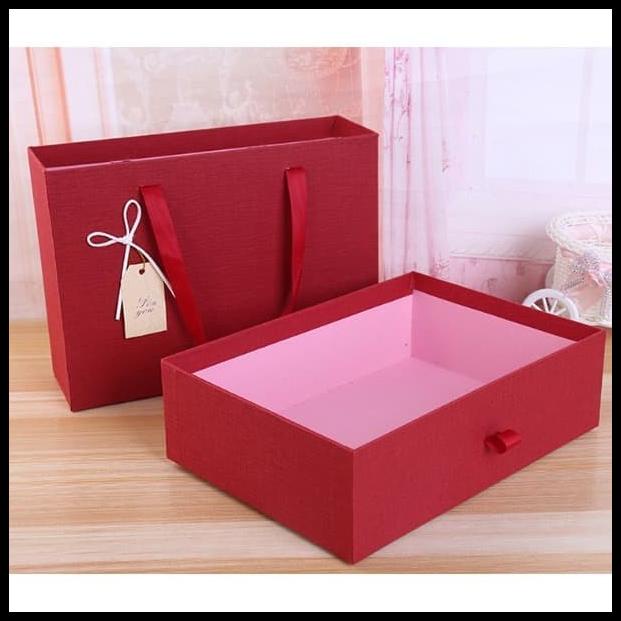 

Gift Box / Hard Case Box / Hampers Red Besar / Bridesmaid