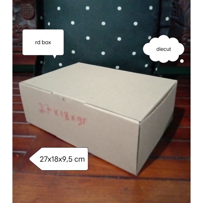 

kotak/kardus/box 27x18x9,5 cm,kardus polos,kotak kado,kotak baju,box souvenir