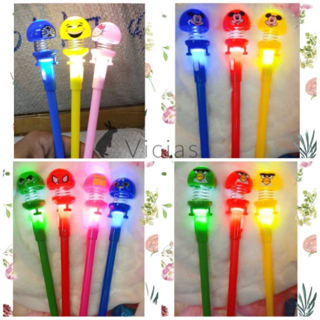 

PEN03 - Pulpen Pena LED Lampu Import Unik karakter EMOJI Spring Doll