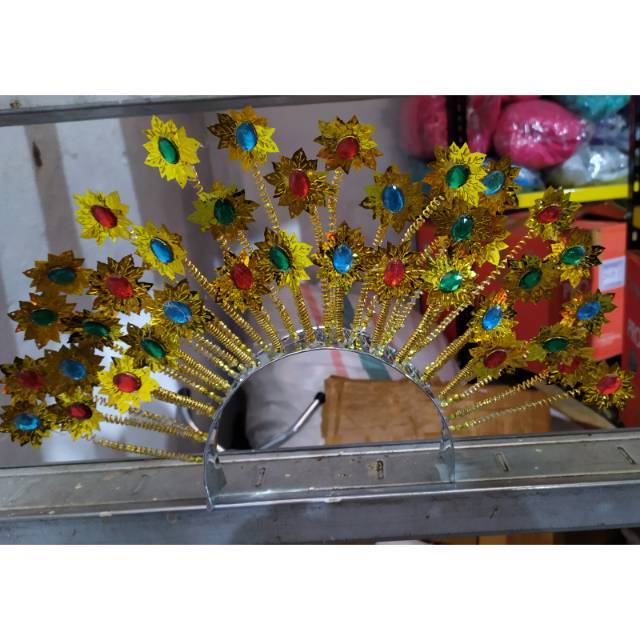 Kepala mentul tari melayu adat makasar melayu