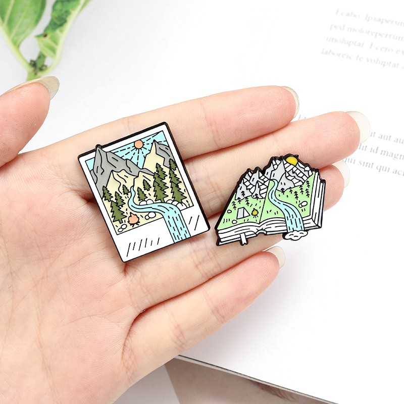 Bros Pin Desain Pemandangan Gunung Salju Hutan Matahari Alaska Untuk Aksesoris Travel